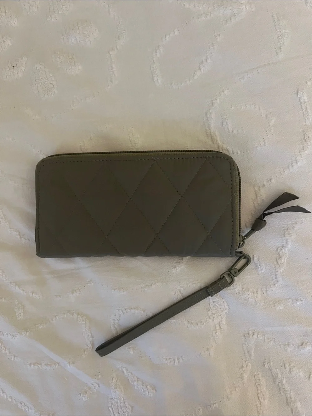 Vera Bradley Quilted Wristlet Wallet in Olive - Picture 2 of 4